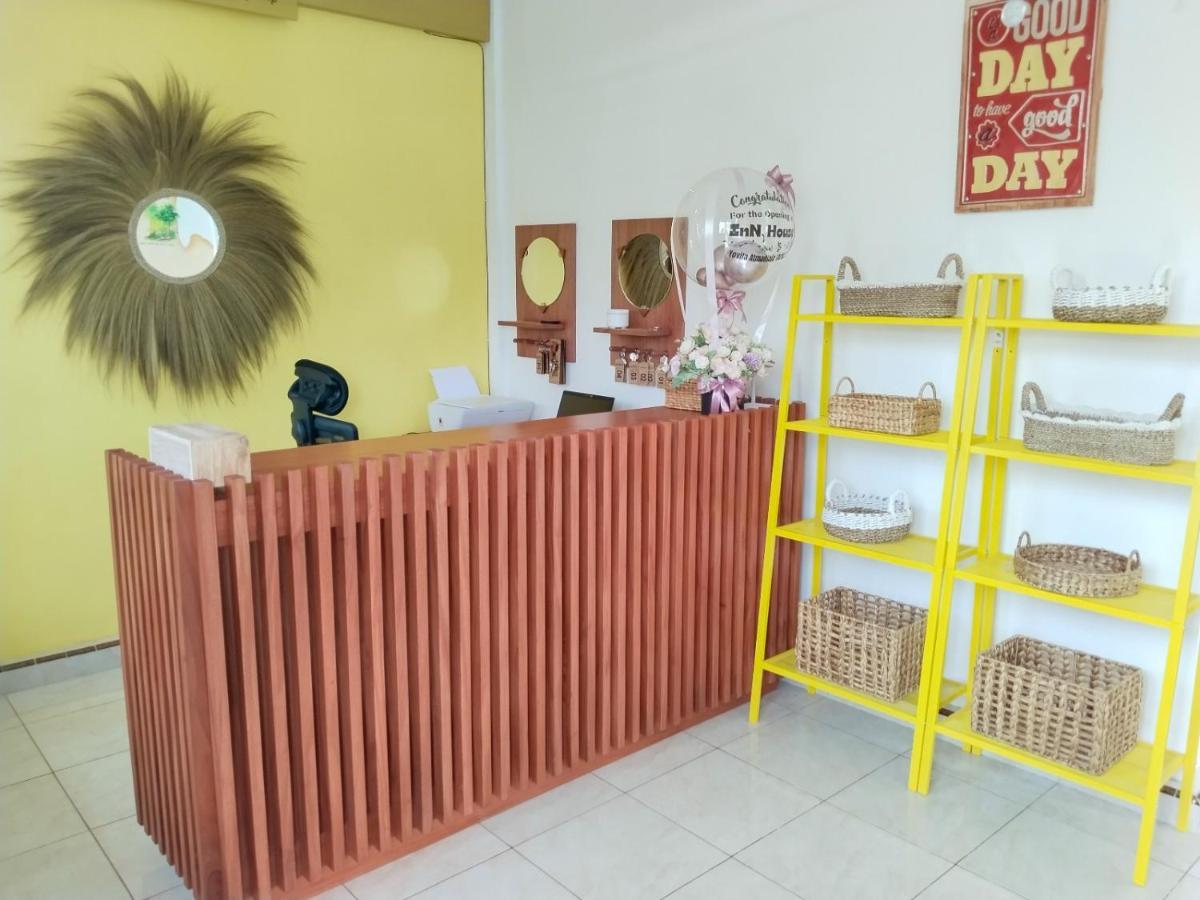 Inn House Homestay Dadapan ภายนอก รูปภาพ