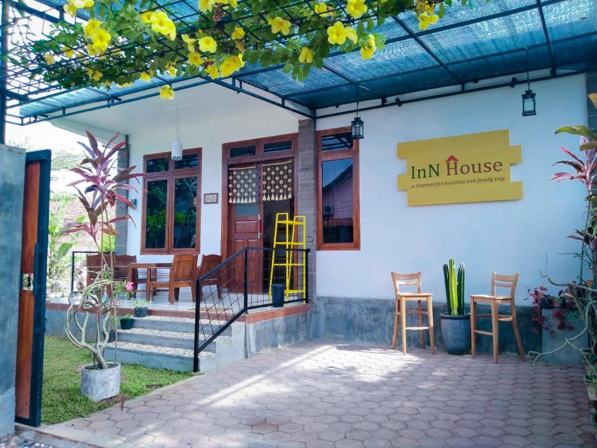 Inn House Homestay Dadapan ภายนอก รูปภาพ