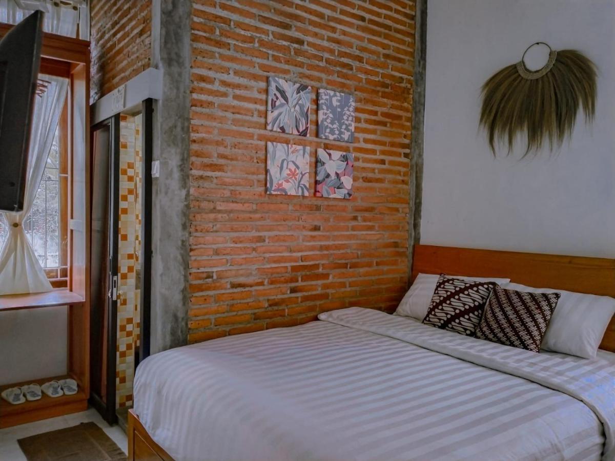Inn House Homestay Dadapan ภายนอก รูปภาพ