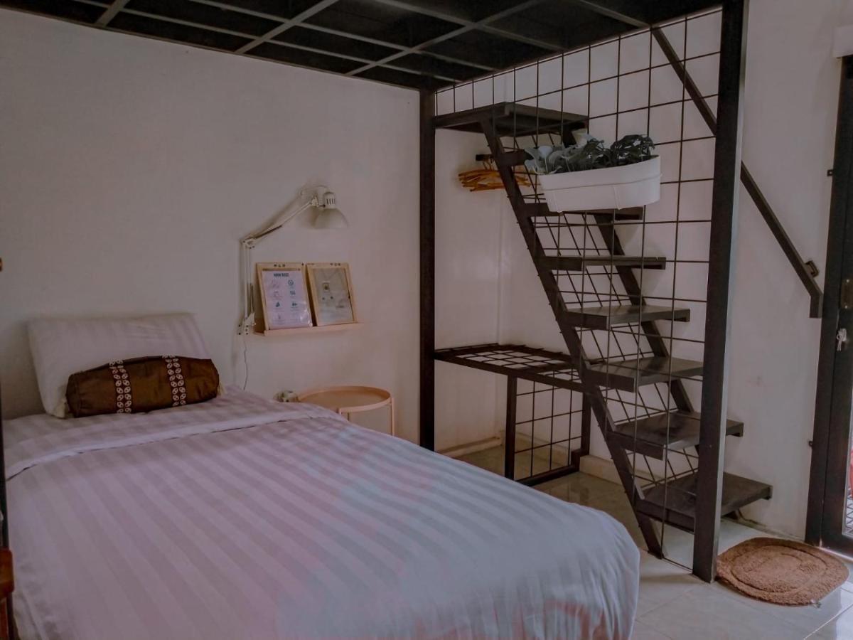 Inn House Homestay Dadapan ภายนอก รูปภาพ