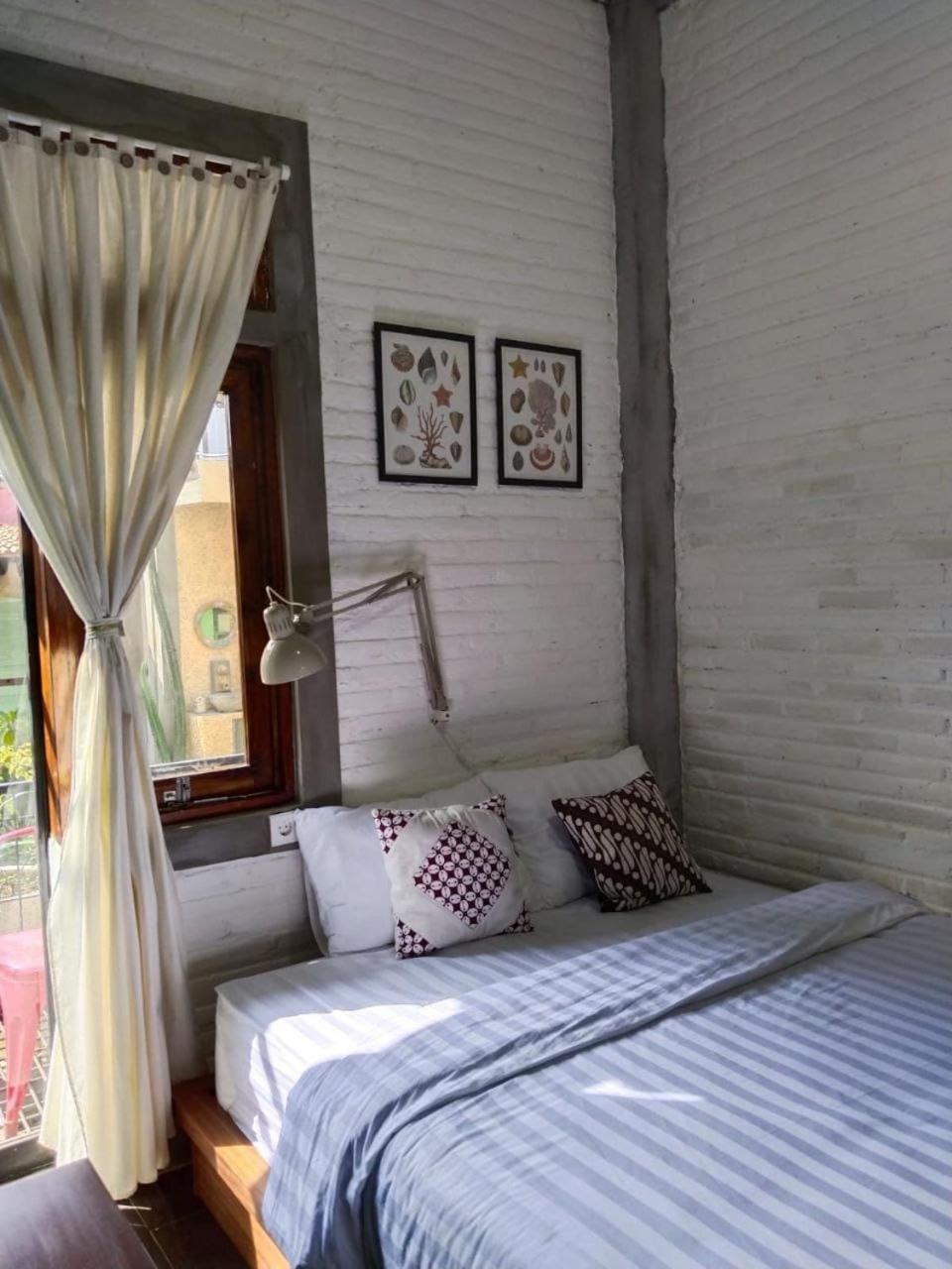 Inn House Homestay Dadapan ภายนอก รูปภาพ