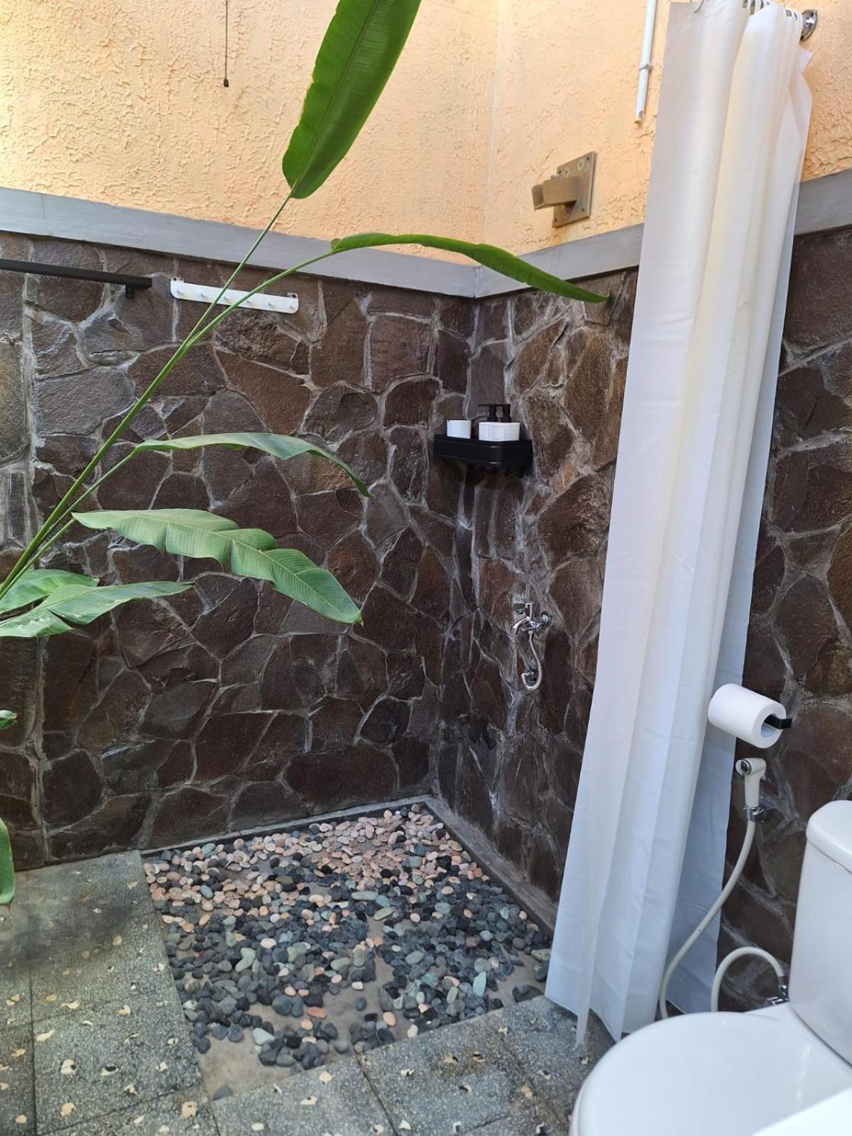 Inn House Homestay Dadapan ภายนอก รูปภาพ