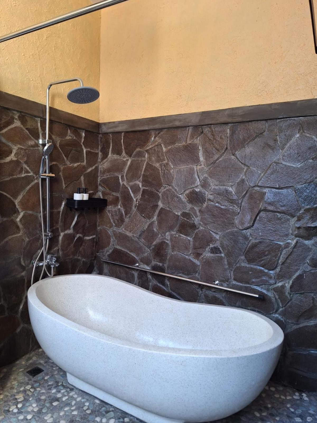 Inn House Homestay Dadapan ภายนอก รูปภาพ